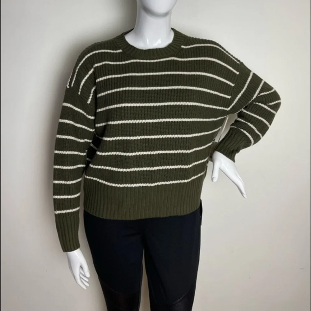 ⭐️A.n.A a new approach Long Sleeve Striped Sweater  size petite  XL‎